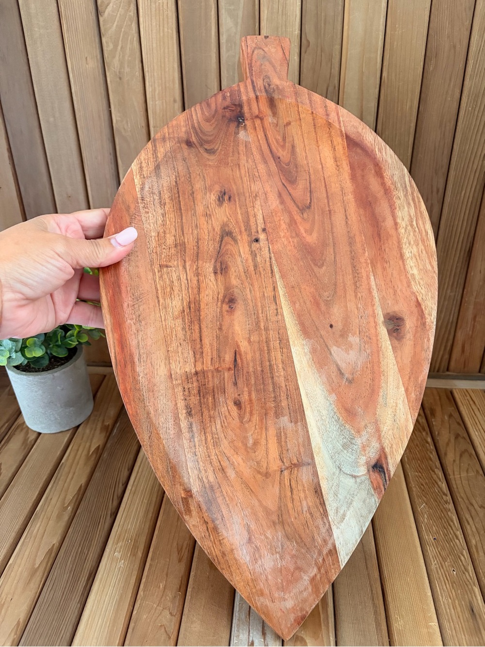 Handcrafted Leaf-Shaped Acacia Wood Serving Board, Decor or Charcuterie Platter - Picture 2 of 4
